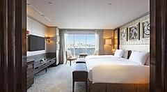Interni della stanza all'Hilton Hotel di Tokyo.