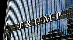 Logo "TRUMP" sulla Trump Tower a new York.