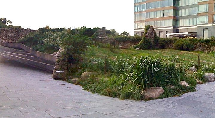 L'Irish Hunger Memorial.