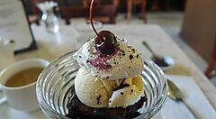 Gelato con amarena a The Chocolate Room.