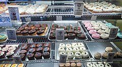 Cupcake e altri dolcetti da Sweet Sugar Bakery.