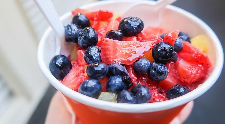 Granita con mirtilli da Shaved Ice Guys.