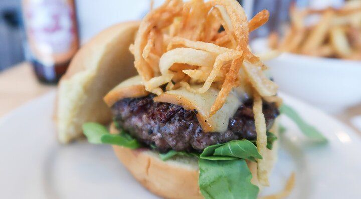 Hamburger con patatine da Whitman's.