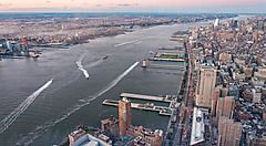 Vista dall'alto del fiume Hudson, dal One World Trade Center.