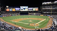 Lo Yankee Stadium durante una partita di baseball.