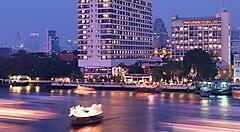 Il Mandarin Oriental Hotel di Bangkok e il fiume Chao Praya.