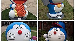 Varie sculture di Doraemon.