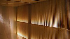 Interni del museo d'arte Suntory.