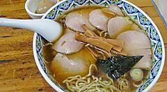 Ciotola di ramen al ristorante Harukiya a Ogikubo.