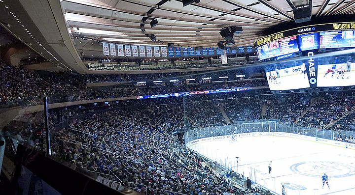 Stadio gremito al Madison Square Garden.