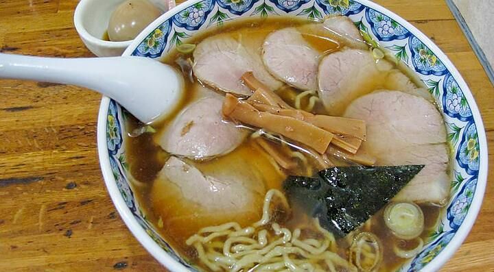 Ciotola di ramen al ristorante Harukiya a Ogikubo.