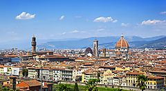 Panorama di Firenze con la Cattedrale di Santa Maria del Fiore e il centro storico.