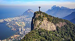 Vista aerea del Cristo Redentore a Rio de Janeiro, Brasile.
