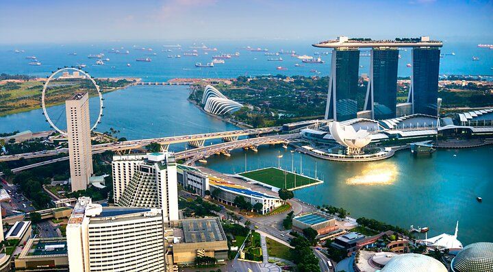 Panorama della Marina Bay con il Marina Bay Sands a Singapore.