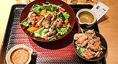 Tipico pranzo teishoku servito al ristorante Ootoya.
