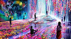 Spettacolo di luci al museo teamLab Borderless.