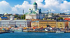 Vista del centro di Helsinki con la Cattedrale e il porto.