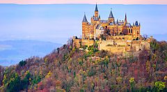 Il Castello di Hohenzollern sopra una collina nei dintorni di Stoccarda.