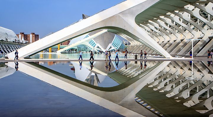 Architettura moderna alla Città delle Arti e delle Scienze di Valencia.