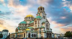Cattedrale Aleksandr Nevskij a Sofia al tramonto.