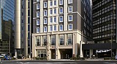 L'esterno dell'hotel Monterei di Akasaka.