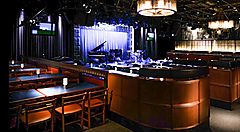 Gli interni del jazz club Blue Note ad Aoyama.