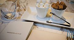 Dettaglio nella Mikimoto Lounge.