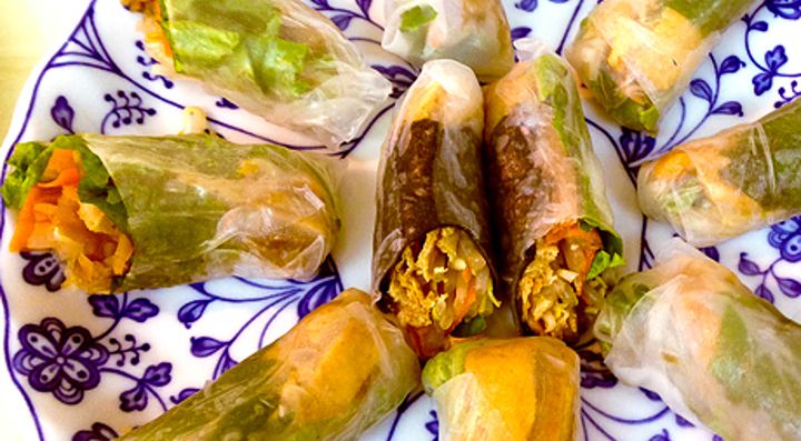 Involtini primavera in versione cruda, da Loving Hut Japan.