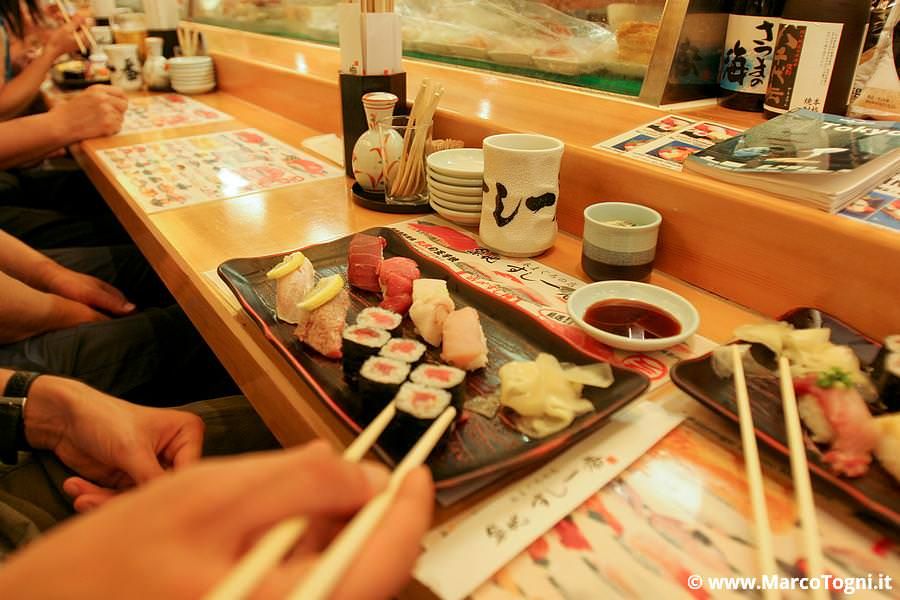 maki in un ristorante in Giappone