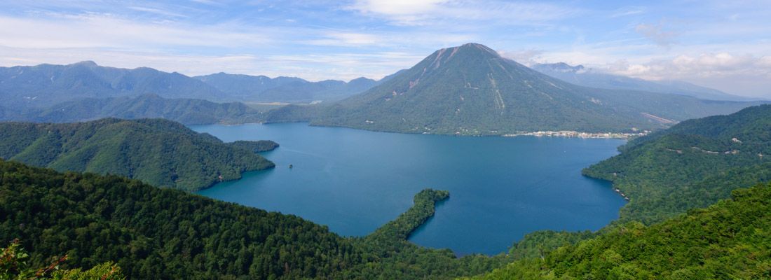 Vista del lago Chuzenji a Nikko.