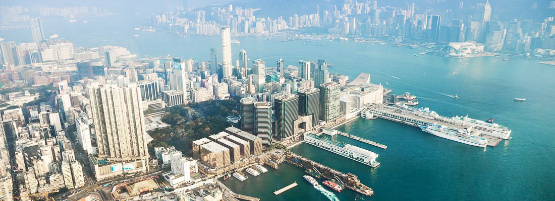 La vista dall'osservatorio Sky 100 ad Hong Kong.