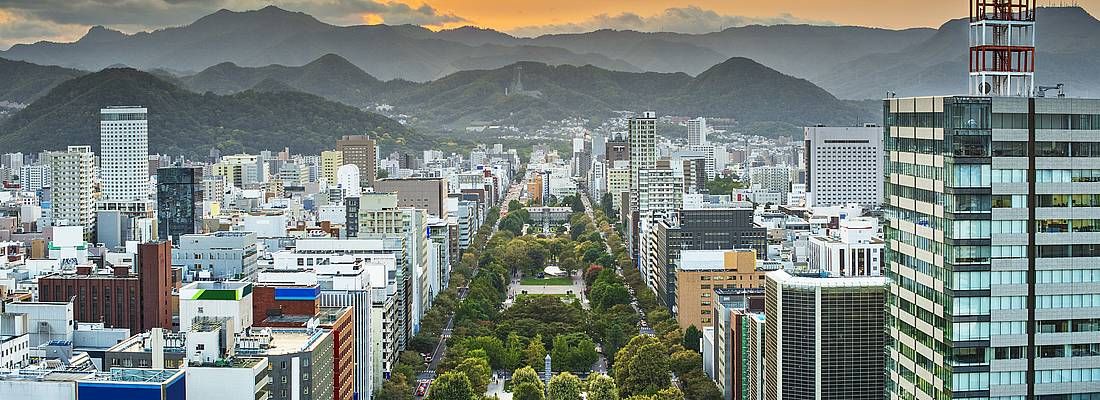 Il Parco Odori a Sapporo, al tramonto.