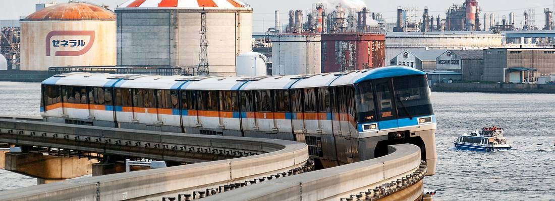 Treno monorotaia che collega il centro di Tokyo all'aeroporto di Haneda.