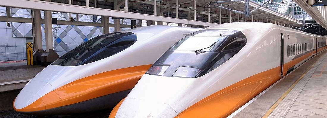 Treni Shinkansen in stazione