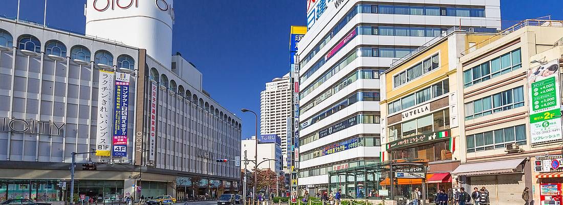 Strade di Ikebukuro, vicino al grande magazzino Marui.