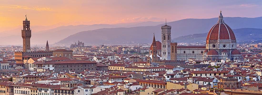 Firenze, vista da piazzale Michelangelo, al tramonto.