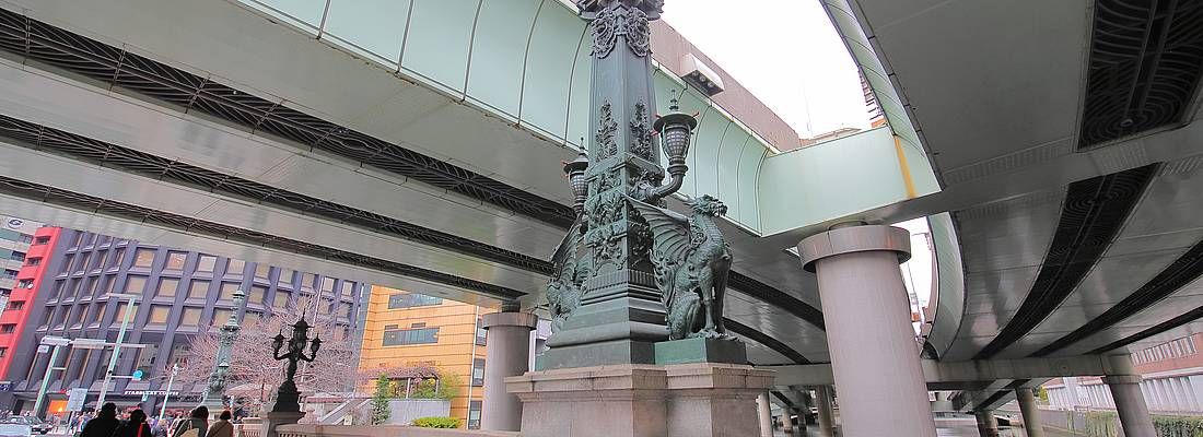 Il ponte Nihonbashi a Tokyo.