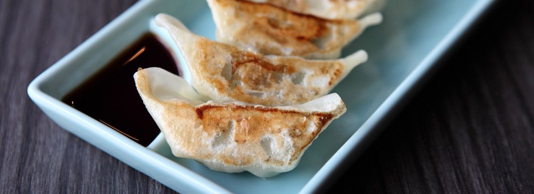 Gyoza con salsa di soia.