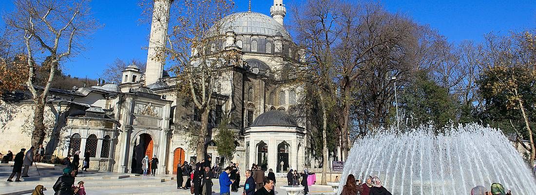 La moschea Eyup e la piazza.