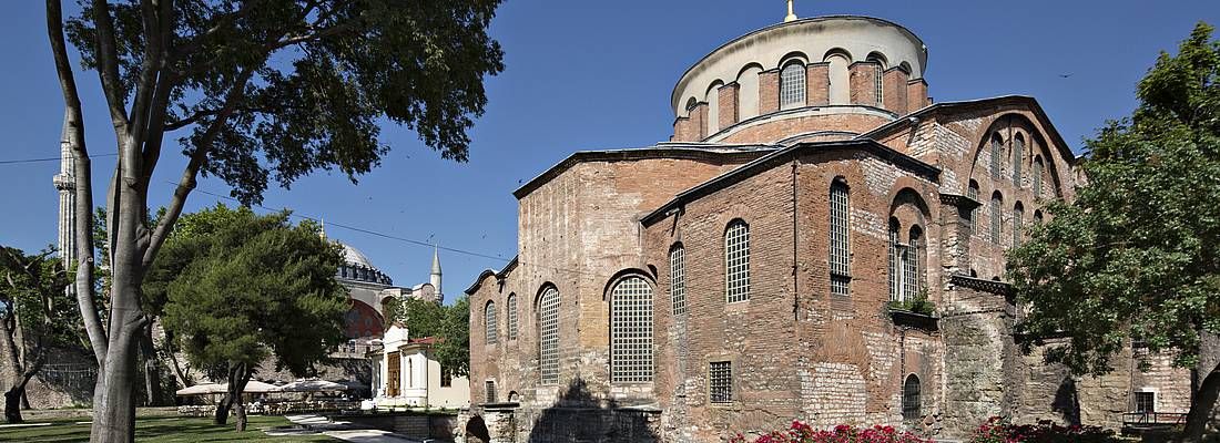 L'esterno della Chiesa di Santa Irene.