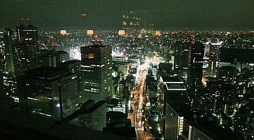 Vista dal ristorante New York Grill a Shinjuku, nel Park Hyatt Hotel.