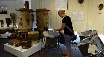 Interno del museo dei tamburi giapponesi Taiko.