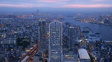 Vista di Osaka dall'hotel Baytower.