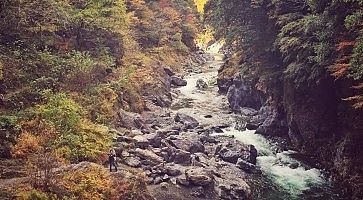 Torrente in una valle ad Okutama.