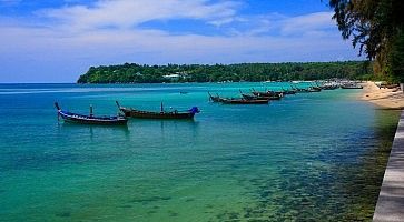 Spiaggia e mare a Rawai Beach.