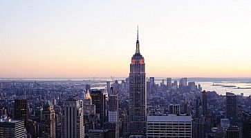 L'Empire State Building al tramonto.