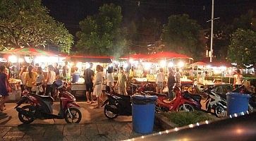 Il mercato notturno di Phuket.