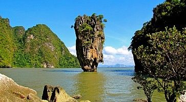 Iconica roccia alla Baia di Phang Nga.