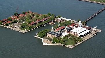 Ellis Island visita dall'elicottero.