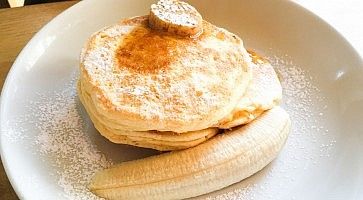 Pancake alla ricotta, con banana, da Bills.